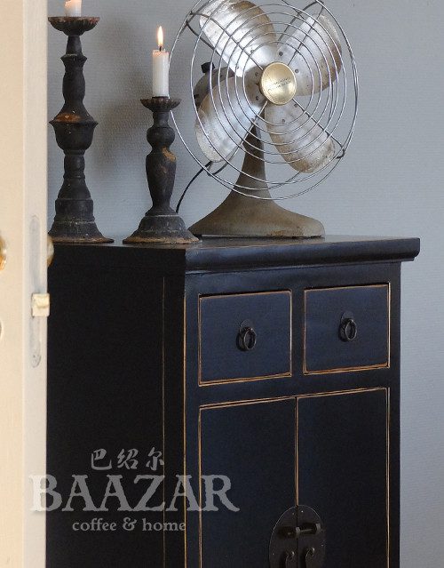 A-24 skåp, sängskåp, sideboard, hall, kina, baazar, litet, svart, beslag, china, cabinet 3